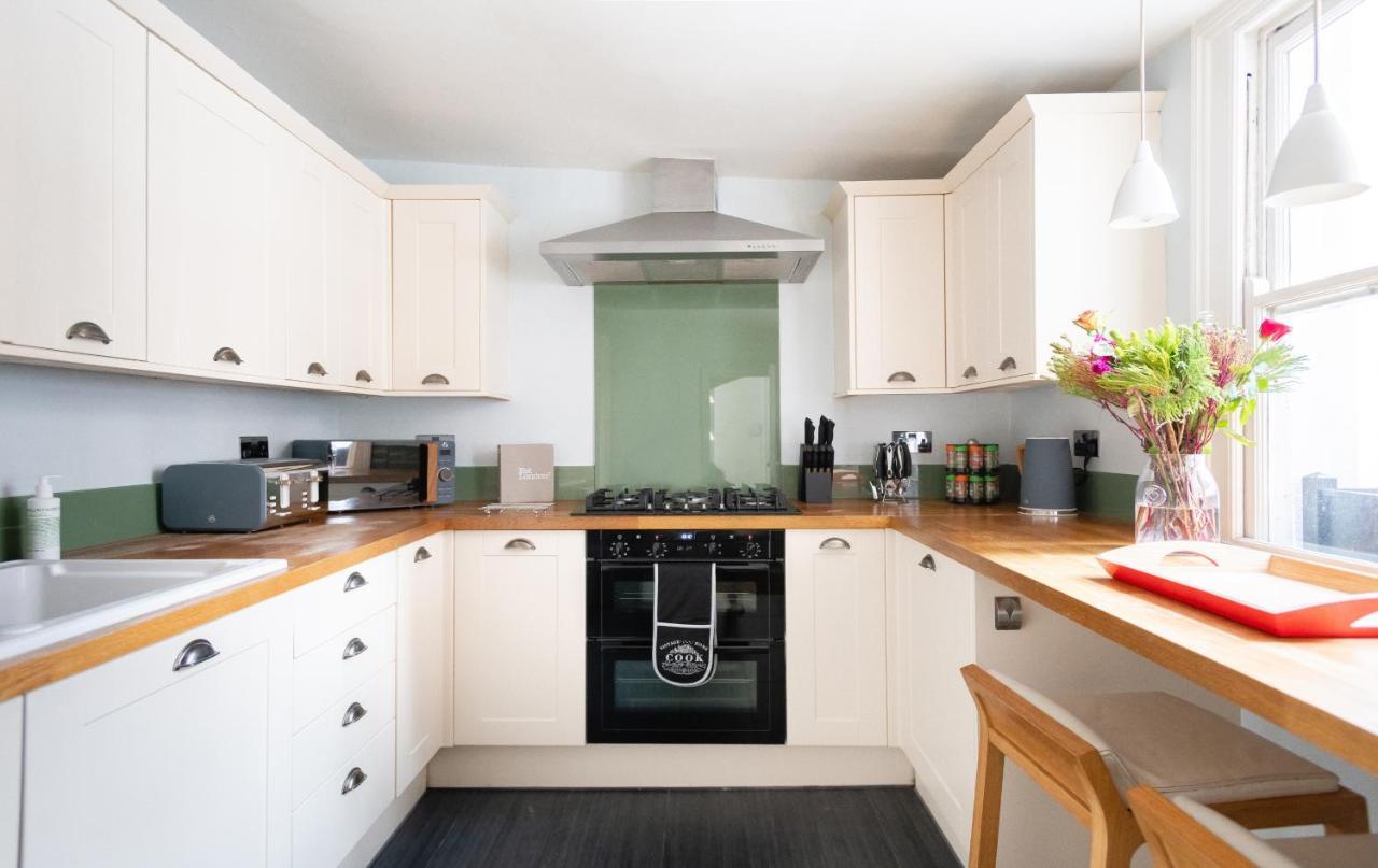The Euston Square Escape - Modern And Central 4Bdr Home 런던 외부 사진