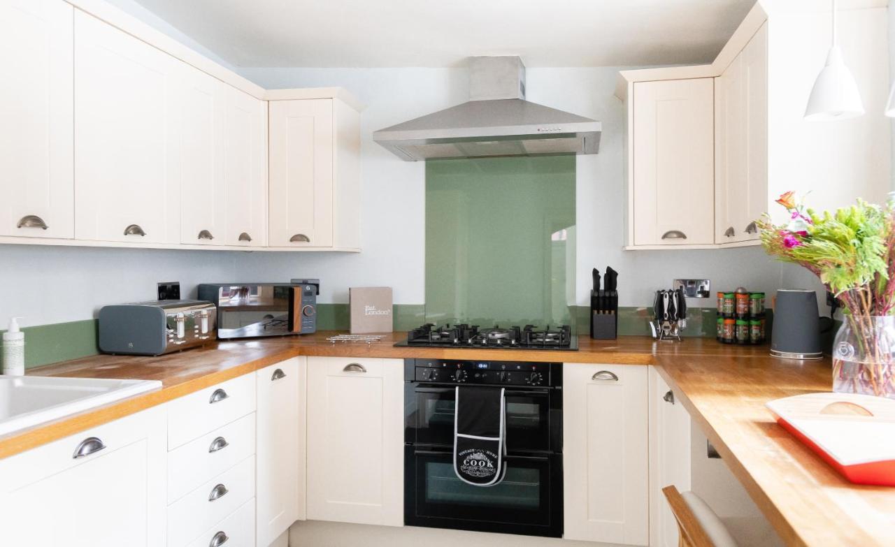 The Euston Square Escape - Modern And Central 4Bdr Home 런던 외부 사진